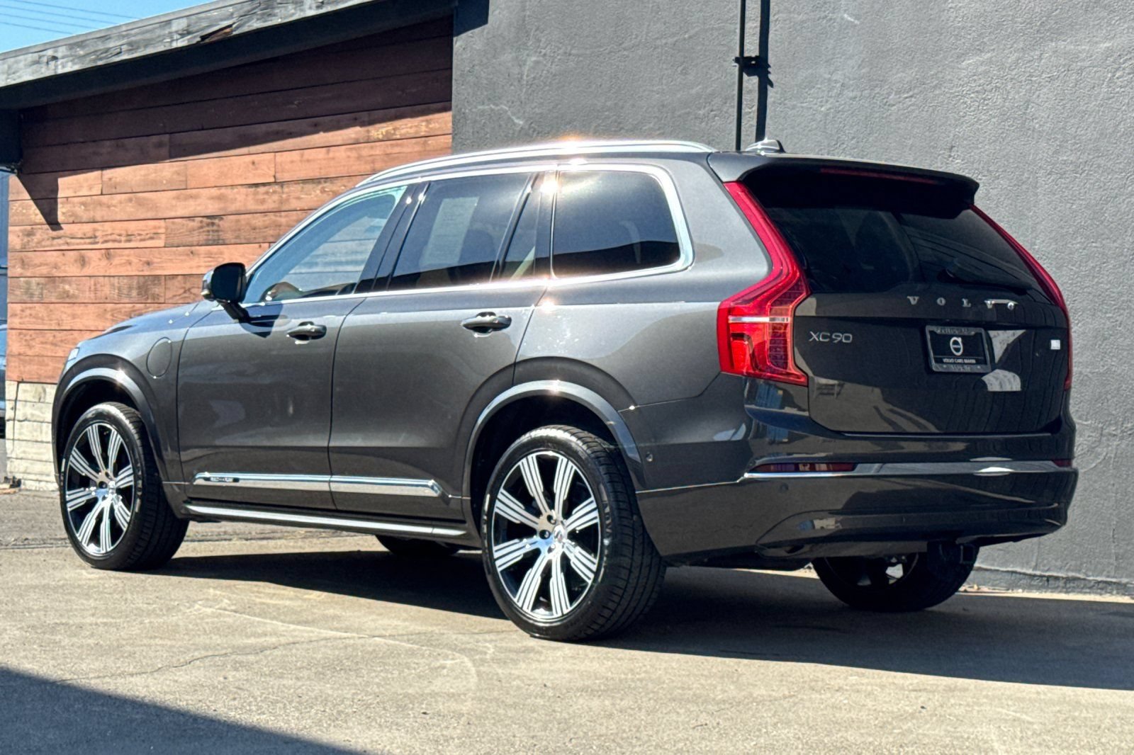 Used 2023 Volvo XC90 T8 Plus w/ Protection Package Premier AWD/4WD image 6