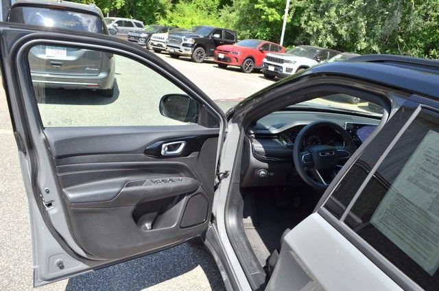 Used 2023 Jeep Compass Latitude w/ Convenience Group AWD/4WD image 14