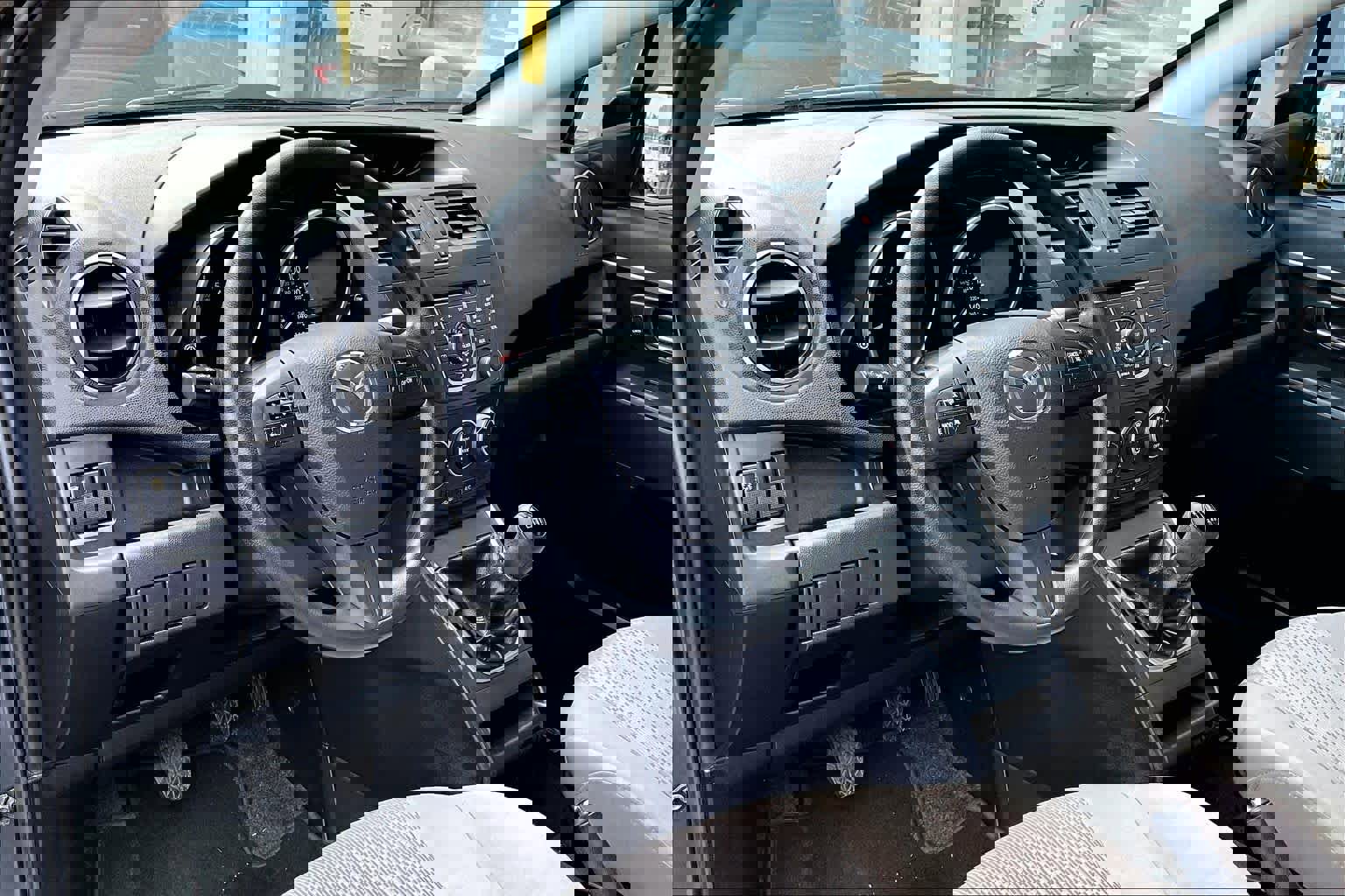 Used 2012 MAZDA MAZDA5 Sport image 16