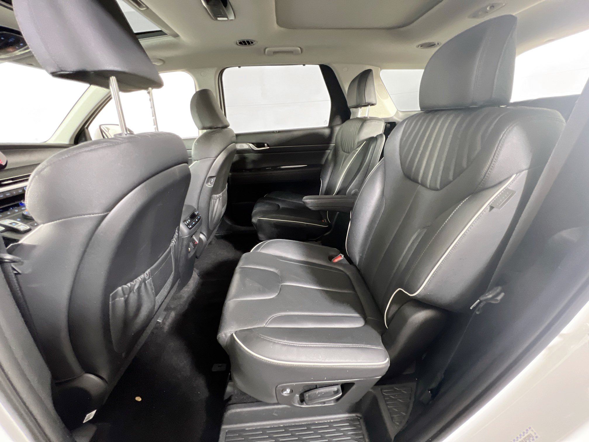 Used 2023 Hyundai Palisade Limited w/ Winter Package AWD/4WD image 26