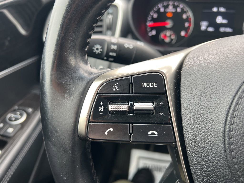 Used 2019 Kia Sorento LX w/ LX Convenience Package image 16