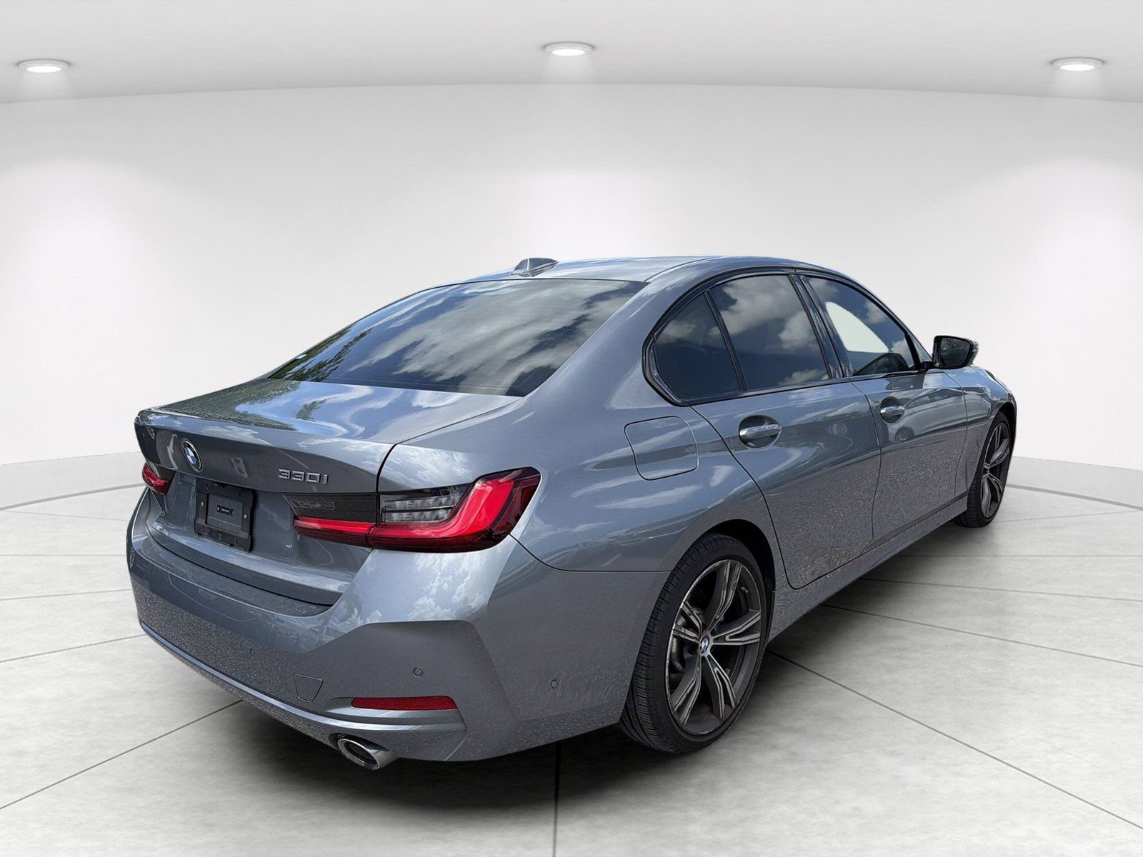 Used 2023 BMW 330i Sedan w/ Premium Package RWD image 4