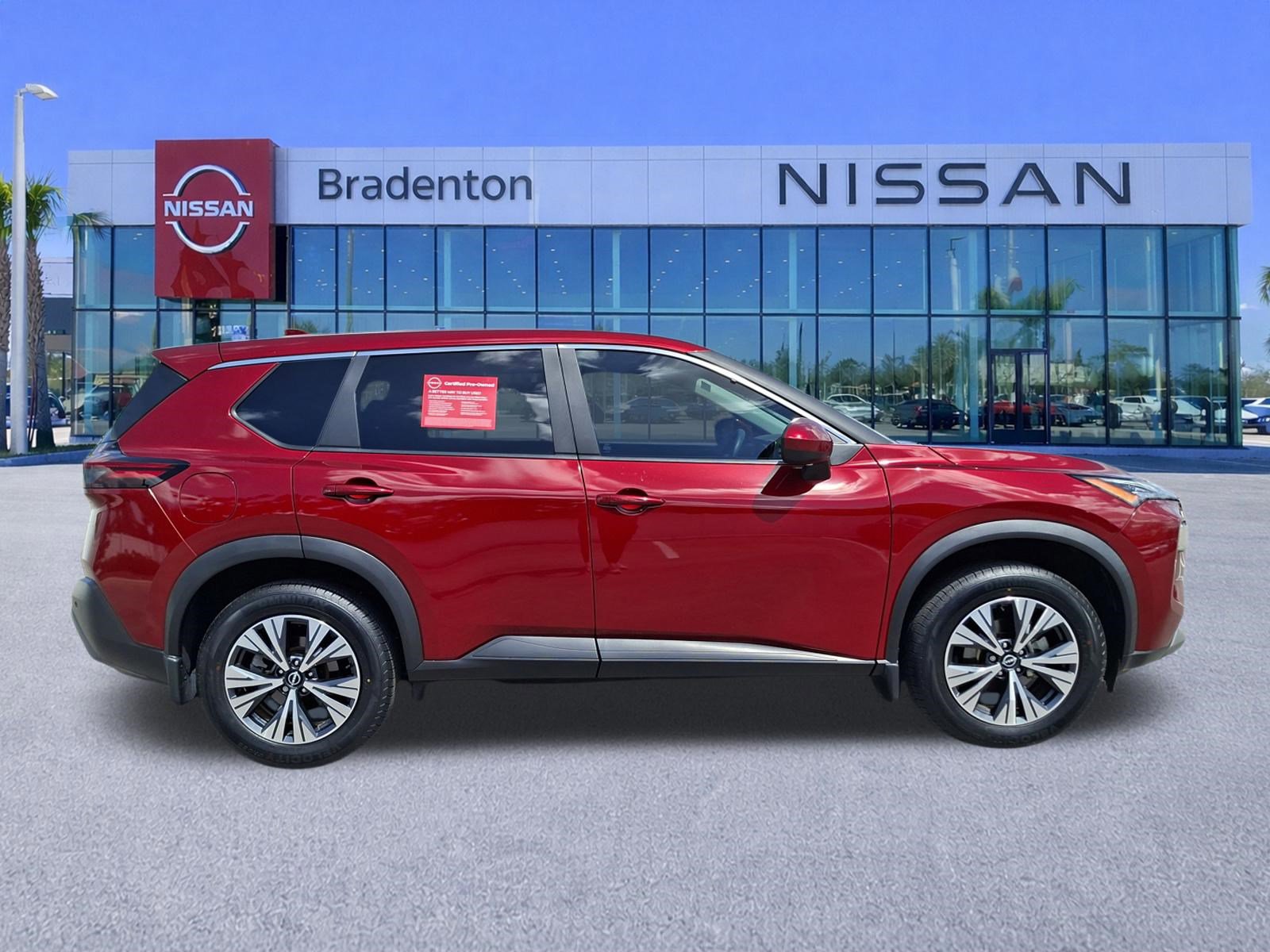 Used 2023 Nissan Rogue SV image 4