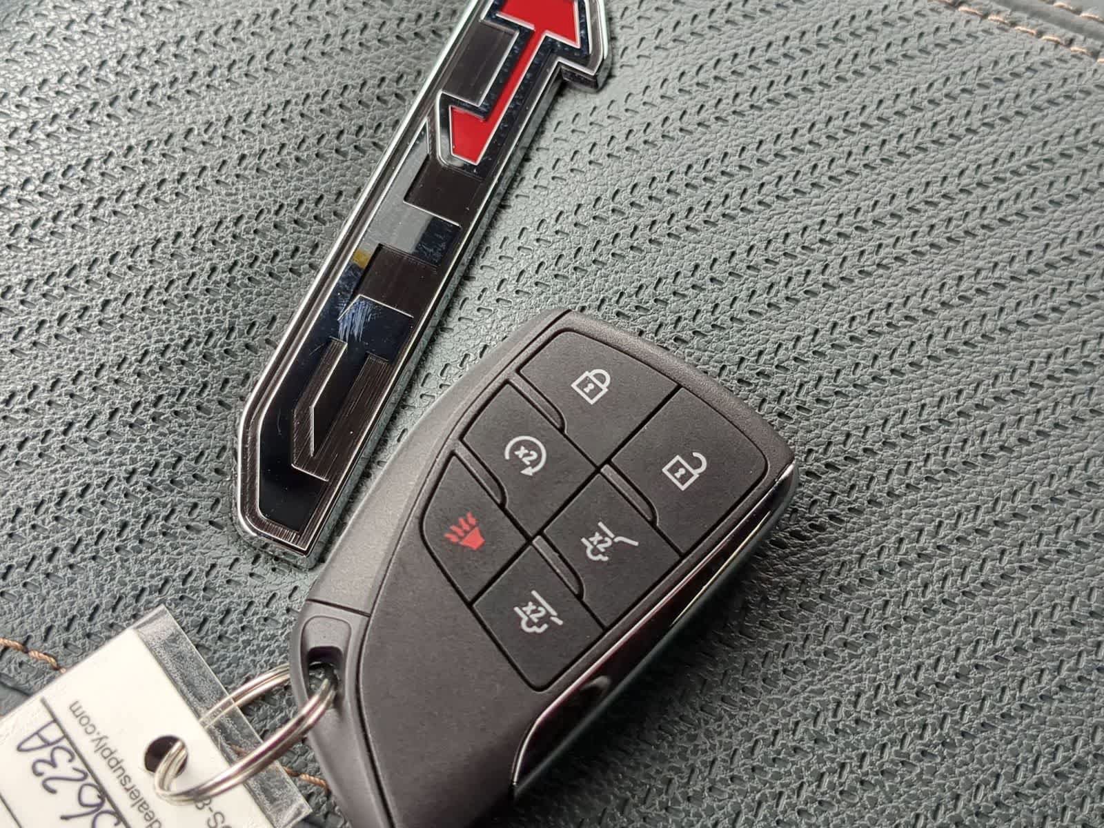 Used 2025 GMC Yukon AT4 w/ AT4 Premium Package AWD/4WD image 33
