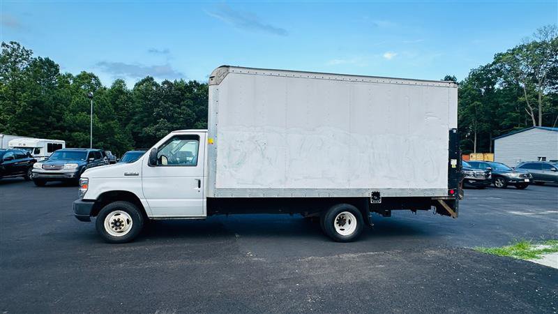 Used 2018 Ford E-350 and Econoline 350 Super Duty image 2