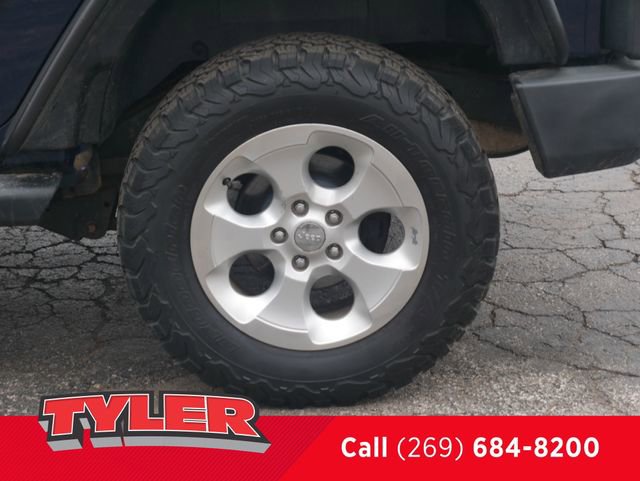 Used 2013 Jeep Wrangler Unlimited Sahara w/ Dual Top Group image 39