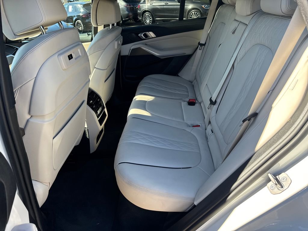 Used 2022 BMW X5 sDrive40i w/ M Sport Package RWD image 20