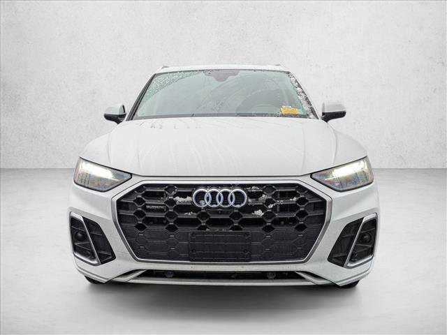 Used 2023 Audi Q5 e Premium Plus w/ Premium Plus Package image 2