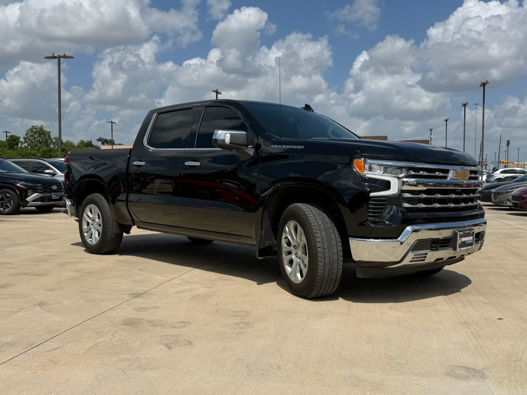 Used 2025 Chevrolet Silverado 1500 LTZ w/ LTZ Convenience Package II RWD image 9