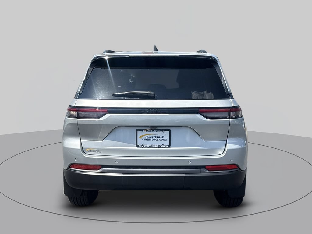 New 2026 Jeep Grand Cherokee Altitude RWD image 4