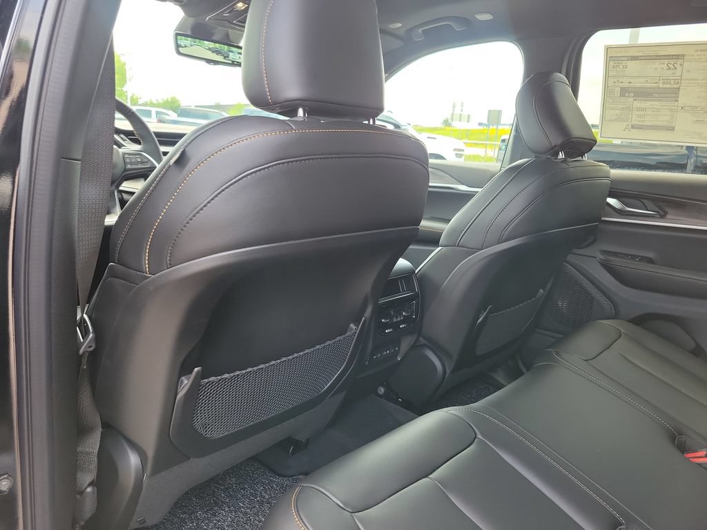 New 2026 Jeep Grand Cherokee Limited AWD/4WD image 14