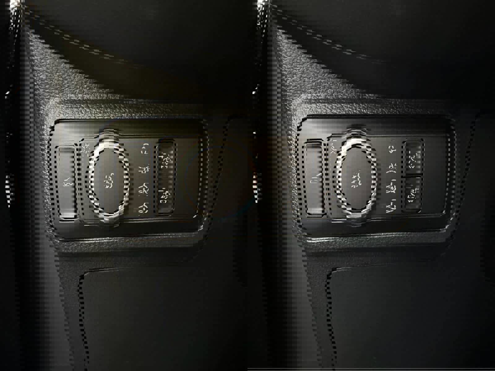 New 2026 Ford Explorer ST-Line w/ ST-Line Street Pack image 25