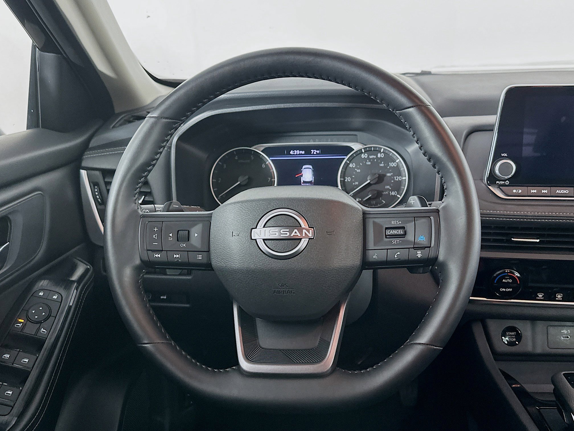 Used 2025 Nissan Rogue SV FWD image 18