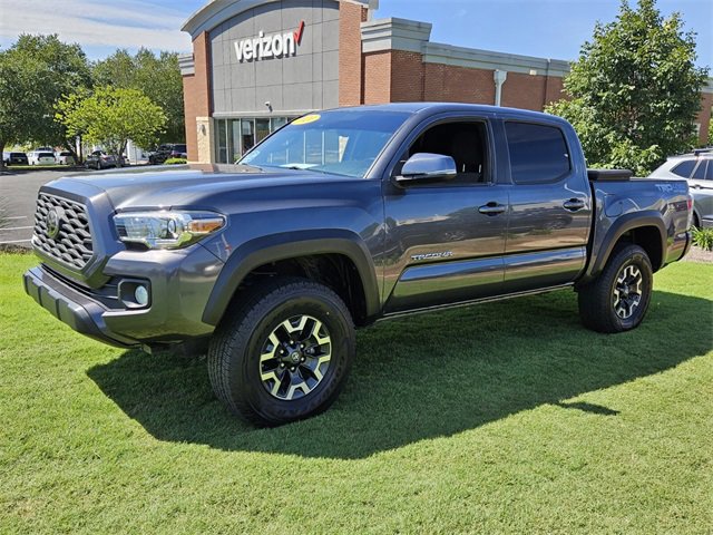 Used 2020 Toyota Tacoma TRD Off-Road w/ Technology Package image 3