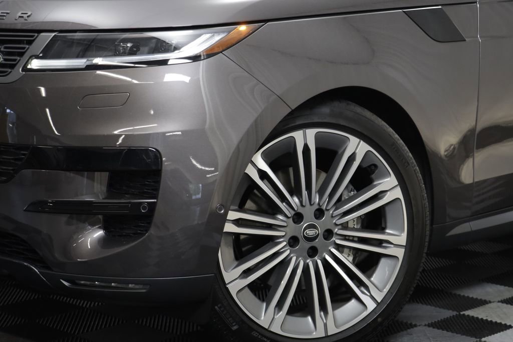 Certified 2025 Land Rover Range Rover Sport SE AWD/4WD image 3