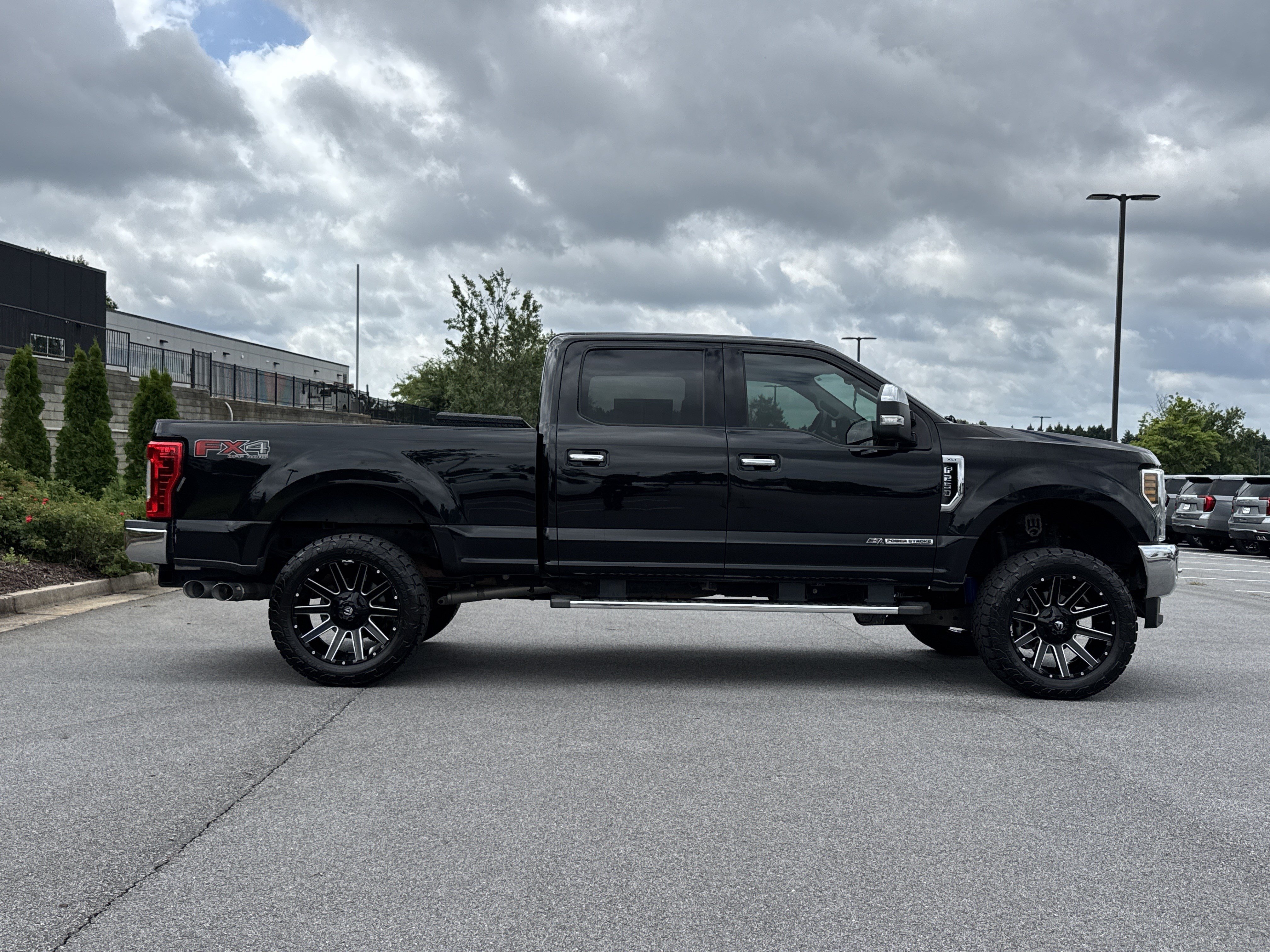 Used 2019 Ford F250 XLT w/ XLT Premium Package AWD/4WD image 11