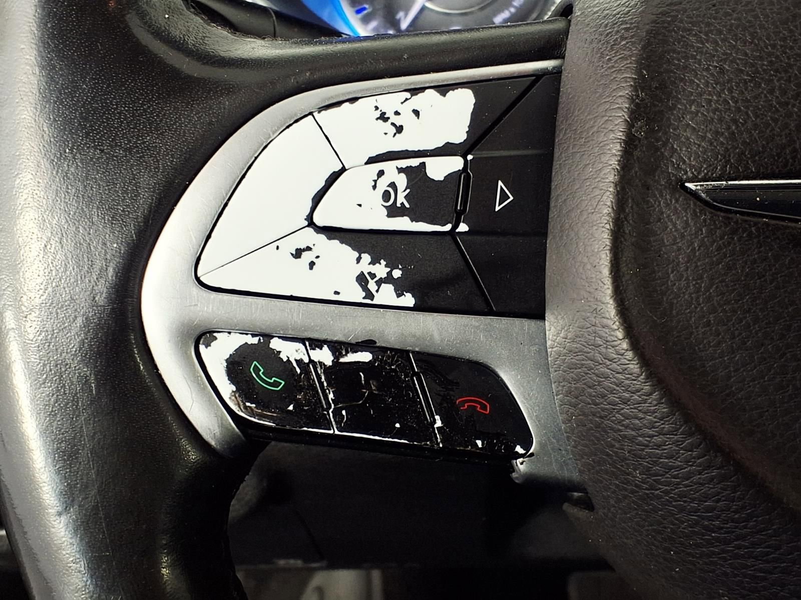 Used 2016 Chrysler 200 Limited w/ Convenience Group image 20