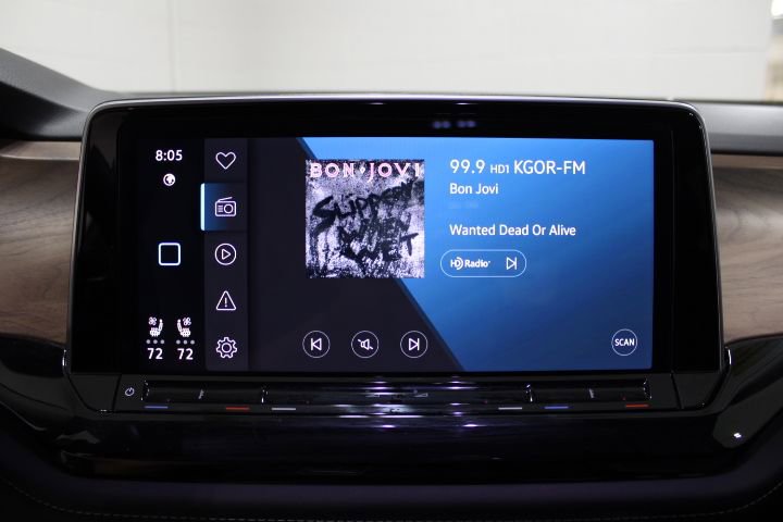 Used 2024 Volkswagen Atlas SE image 2