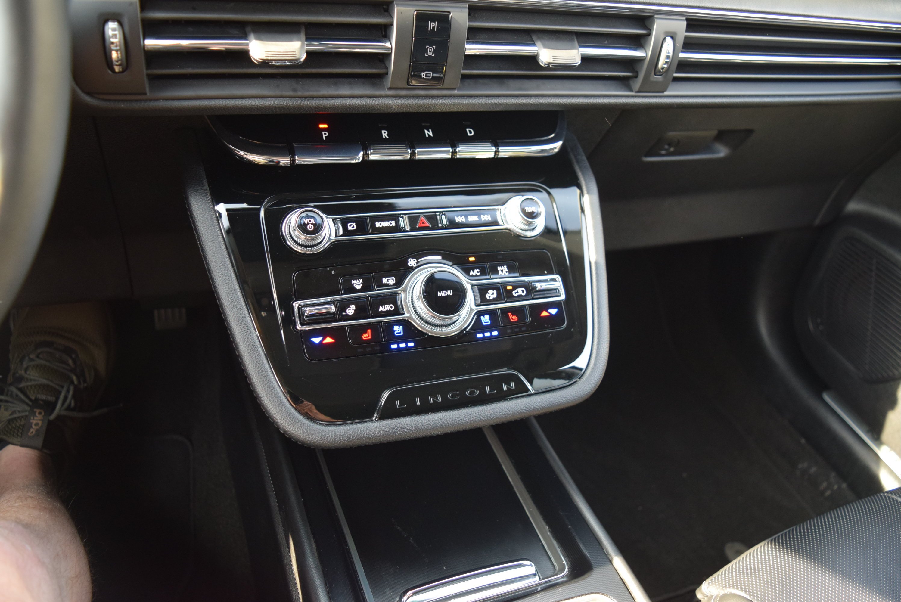 Used 2022 Lincoln Corsair AWD w/ Equipment Group 101A image 14