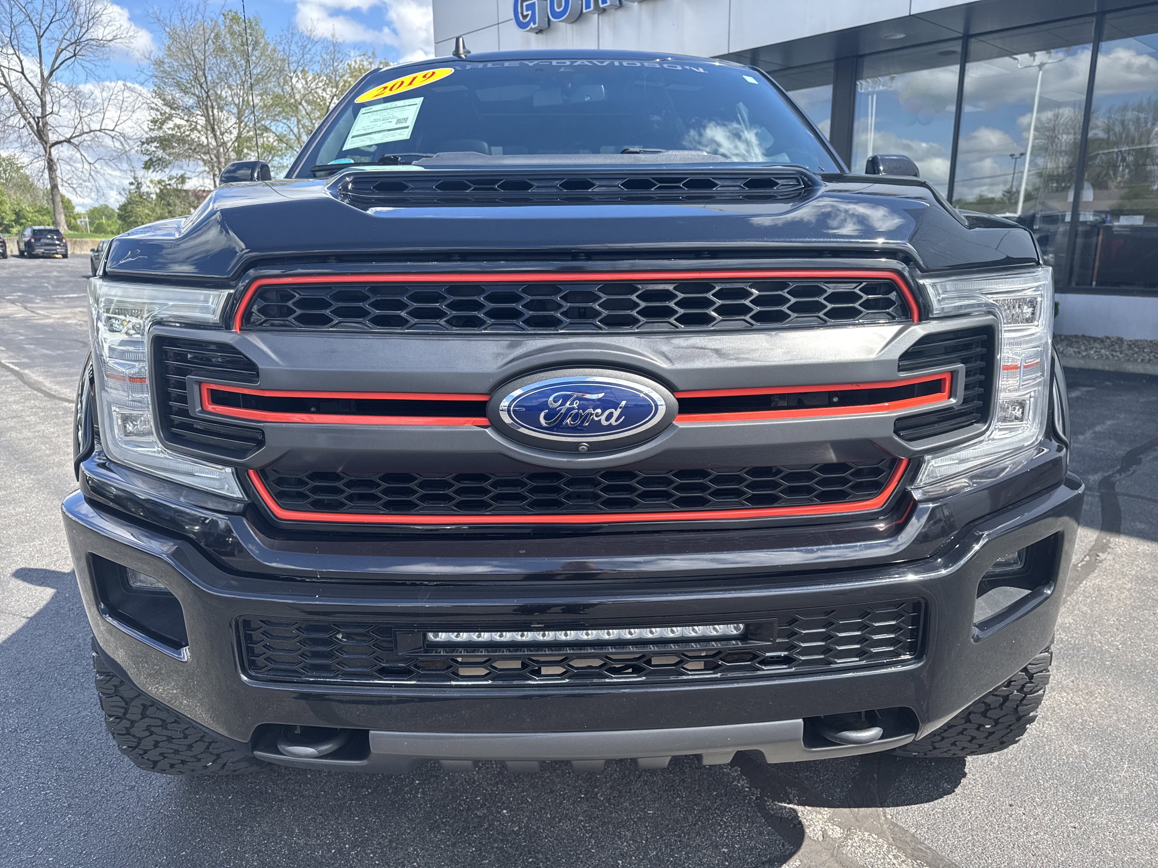 Used 2019 Ford F150 Lariat w/ Equipment Group 502A Luxury AWD/4WD image 3