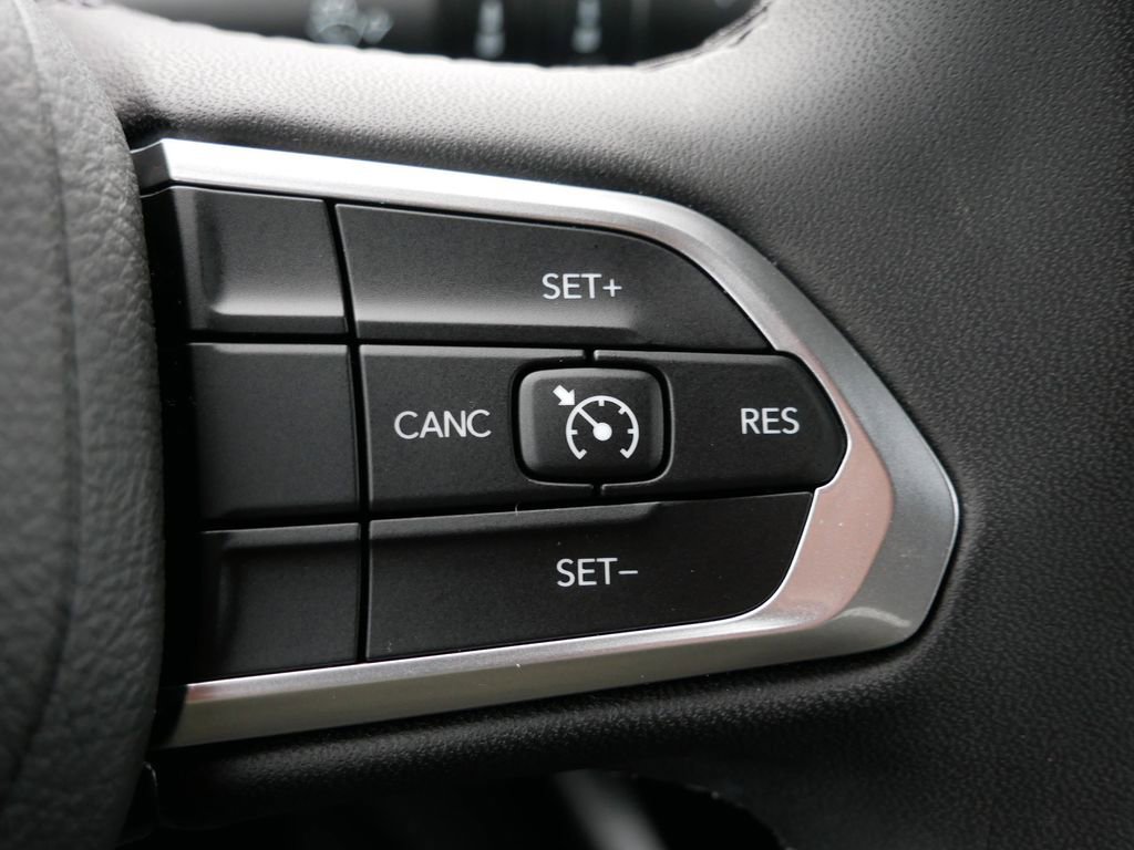 Used 2025 Jeep Compass Latitude AWD/4WD image 31