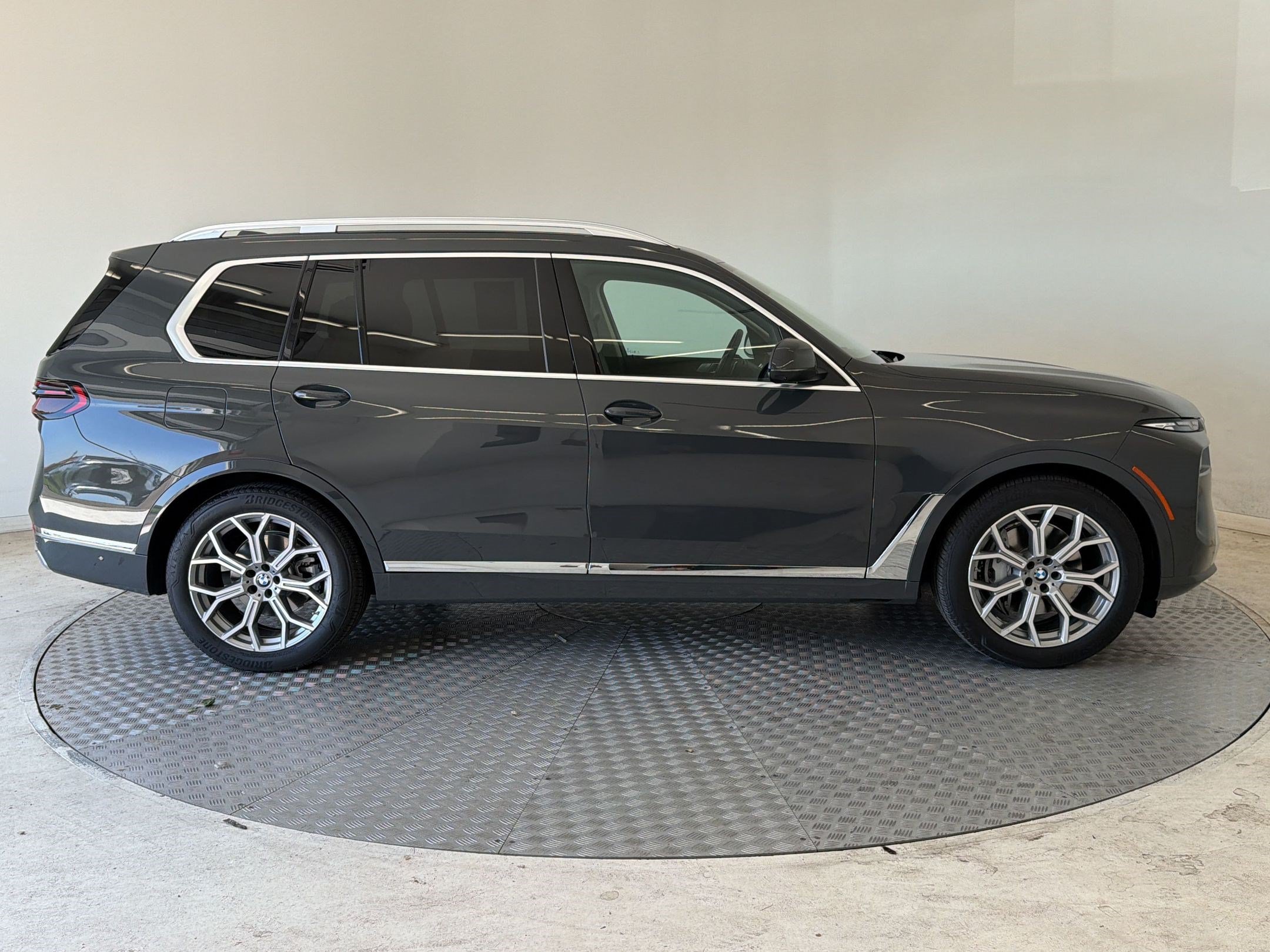 Used 2026 BMW X7 xDrive40i w/ Premium Package AWD/4WD image 8