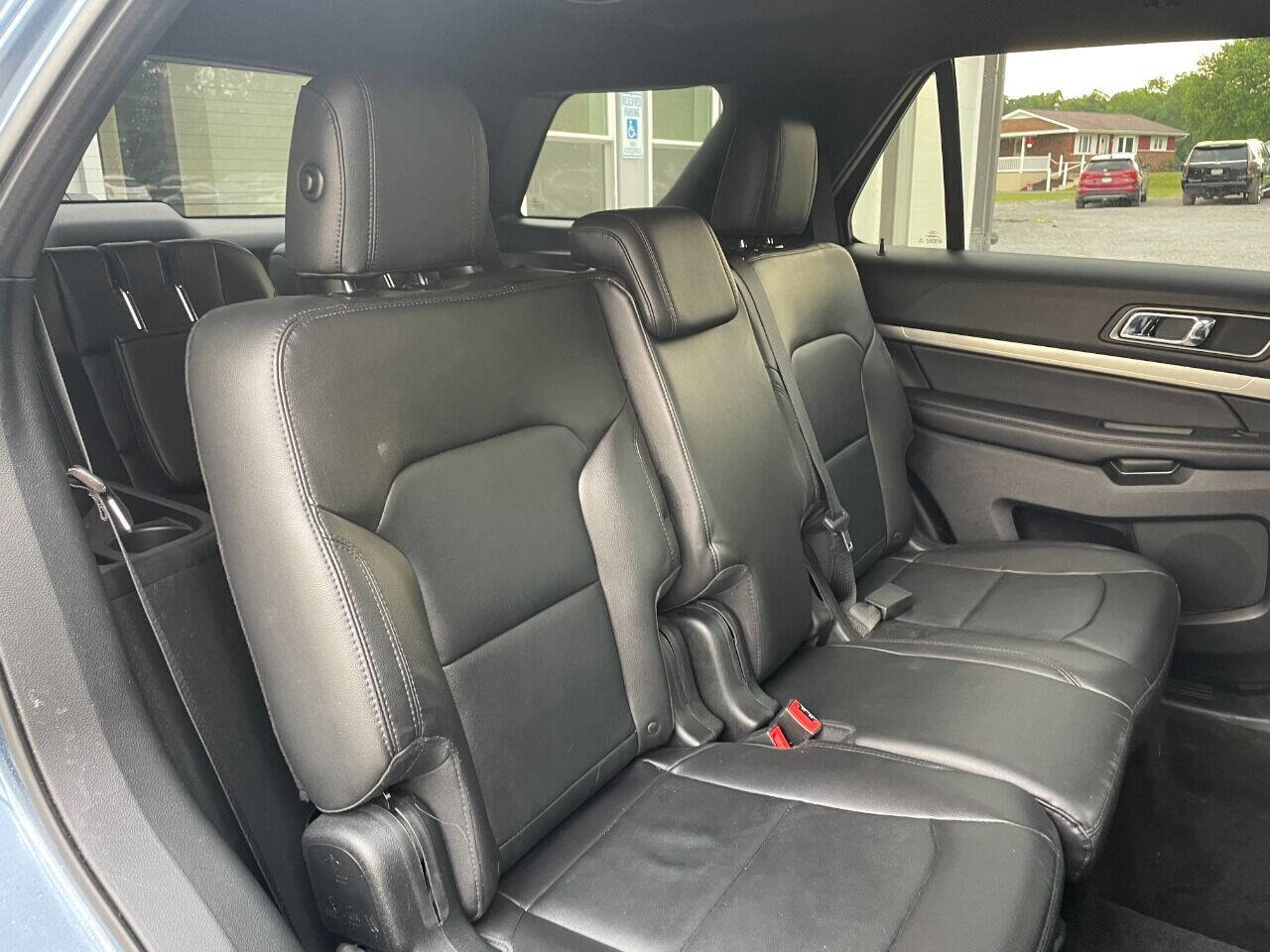 Used 2018 Ford Explorer XLT w/ Equipment Group 202A image 19