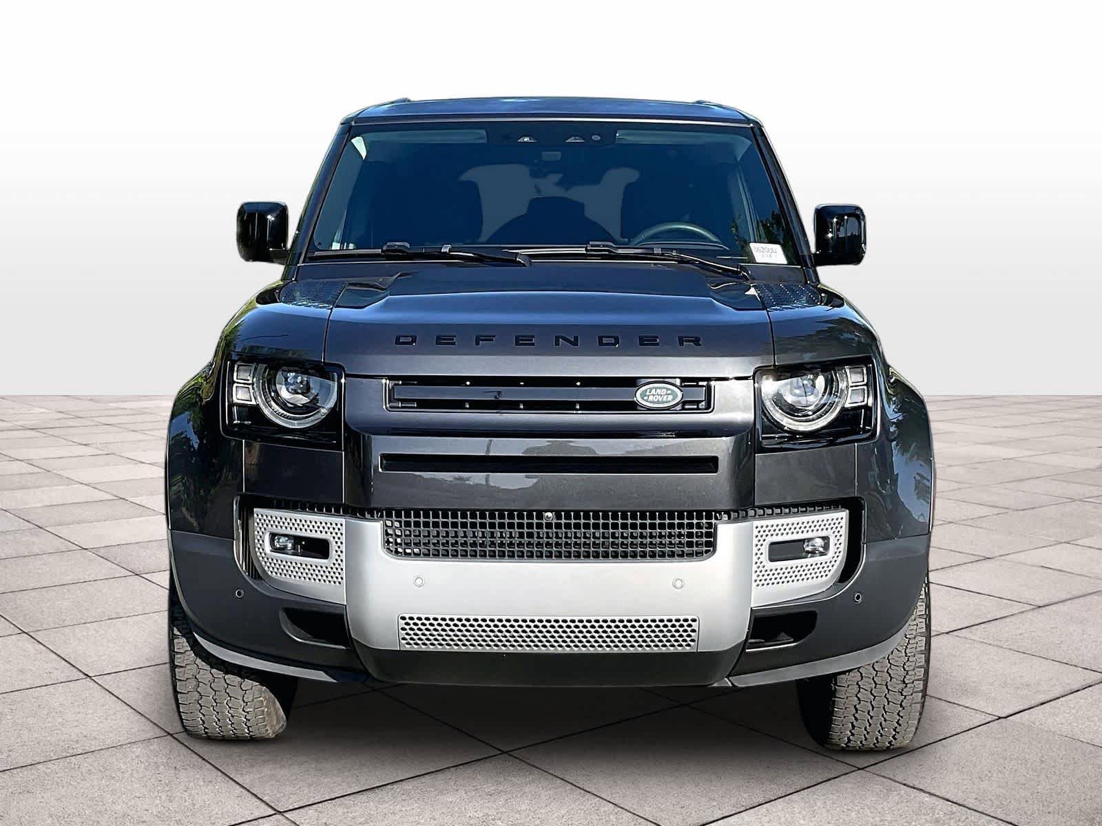 Used 2025 Land Rover Defender 110 S AWD/4WD image 3