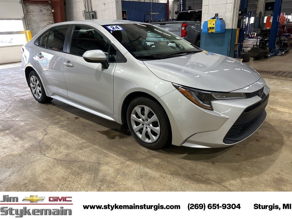 Used 2024 Toyota Corolla LE FWD image 9
