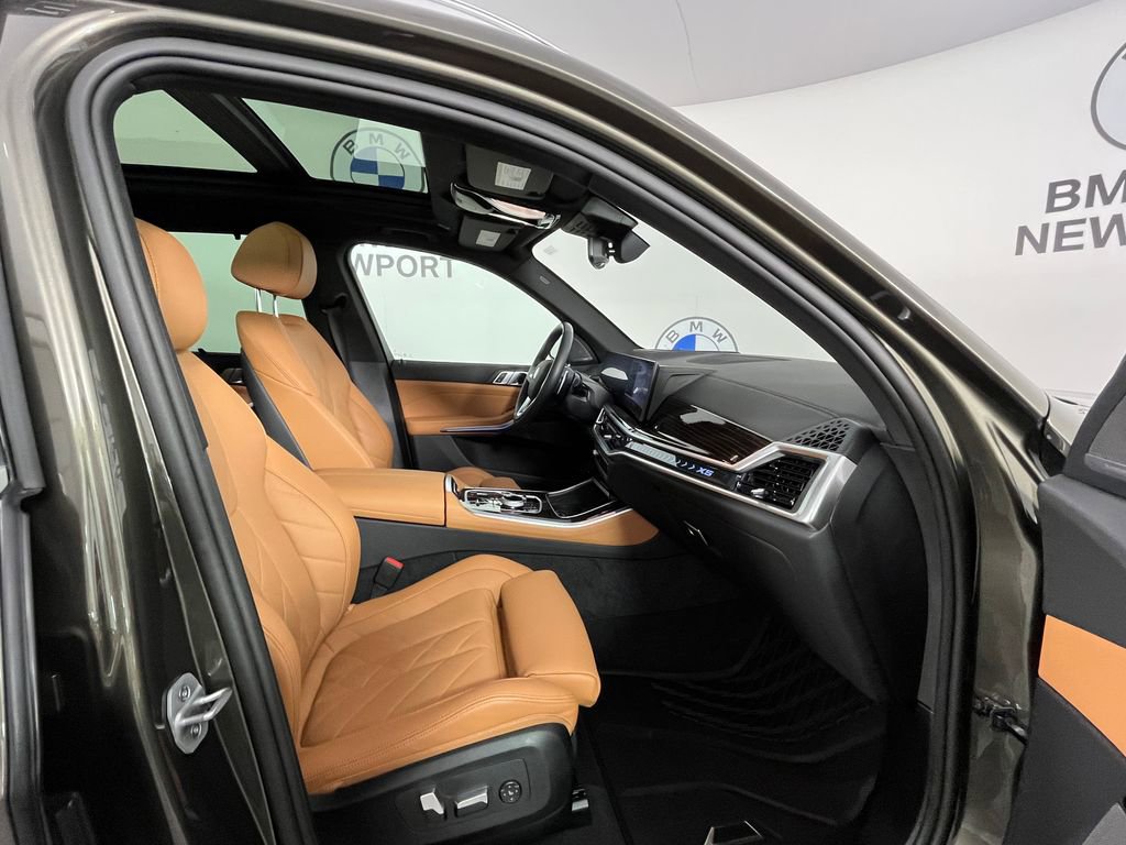 Certified 2026 BMW X5 xDrive50e w/ Executive Package image 24