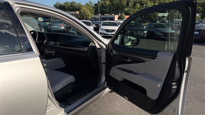 Used 2013 Lexus LS 460 w/ Comfort Pkg RWD image 33