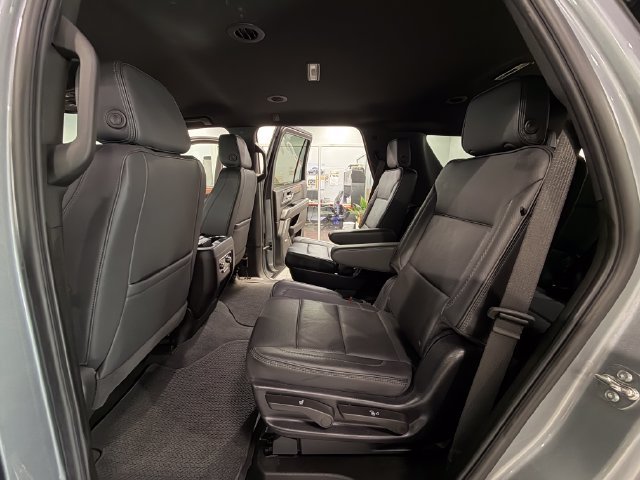 Used 2025 GMC Yukon Denali AWD/4WD image 12