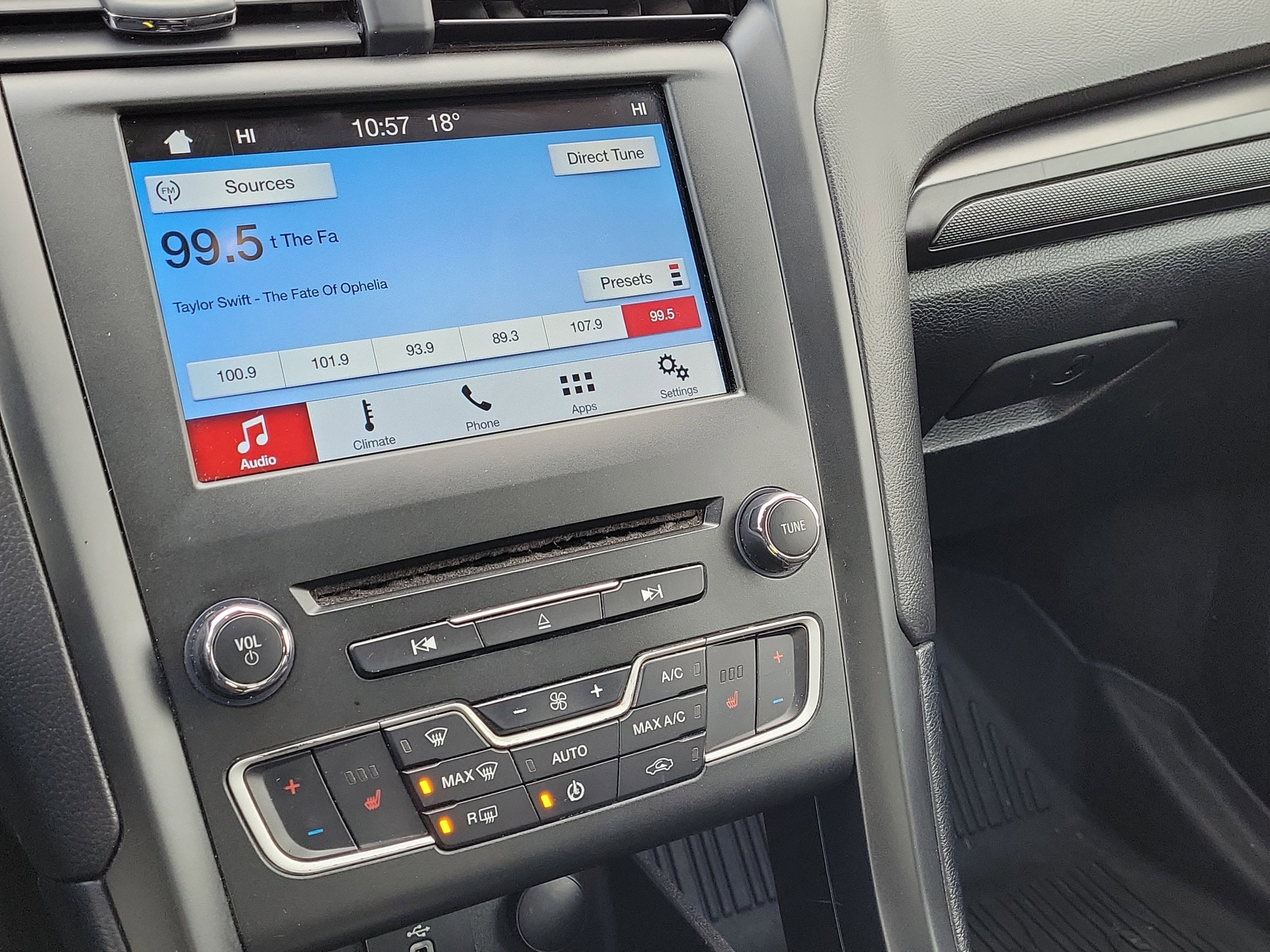 Used 2018 Ford Fusion SE w/ Equipment Group 201A image 25