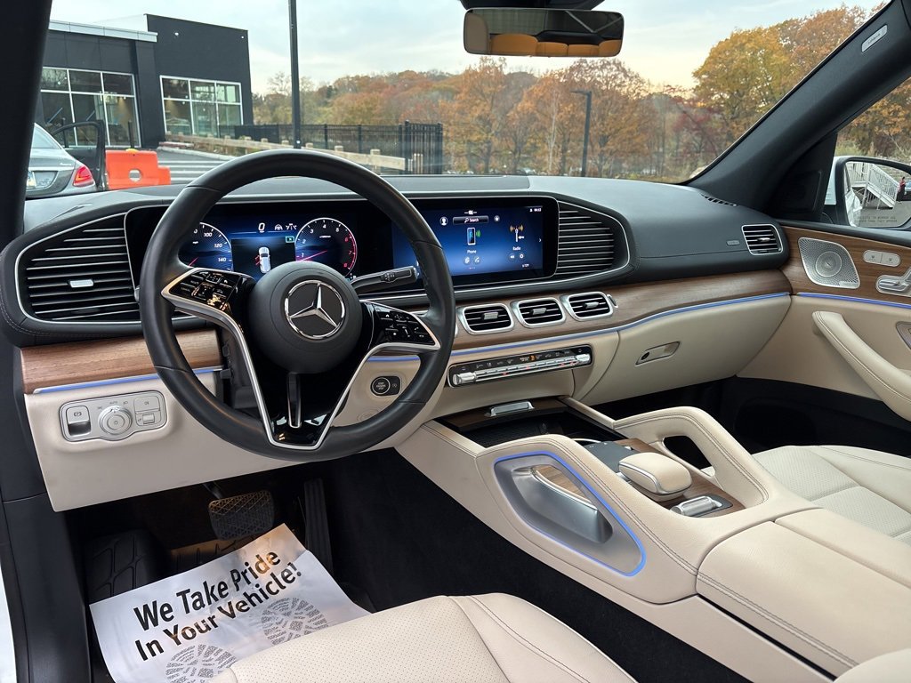Used 2025 Mercedes-Benz GLS 450 4MATIC image 26