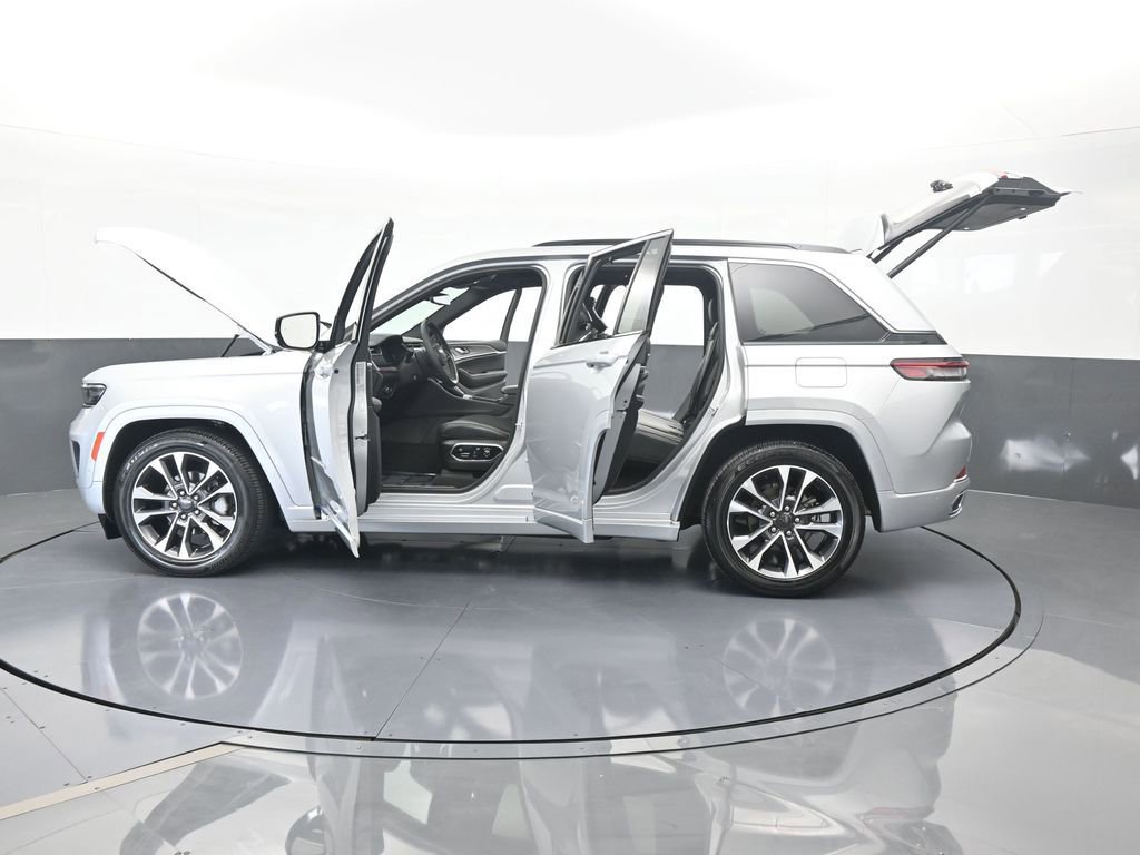 Used 2024 Jeep Grand Cherokee Overland w/ Luxury Tech Group IV image 81