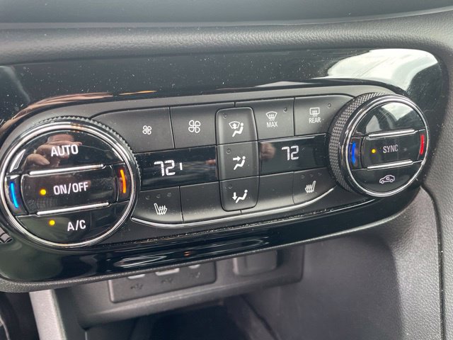 Used 2023 Buick Encore GX Select w/ Sport Touring Package FWD image 19