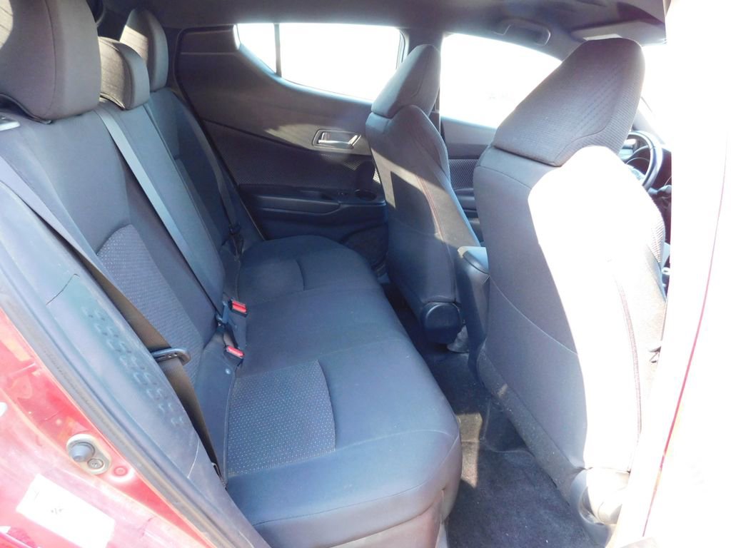 Used 2018 Toyota C-HR XLE image 5