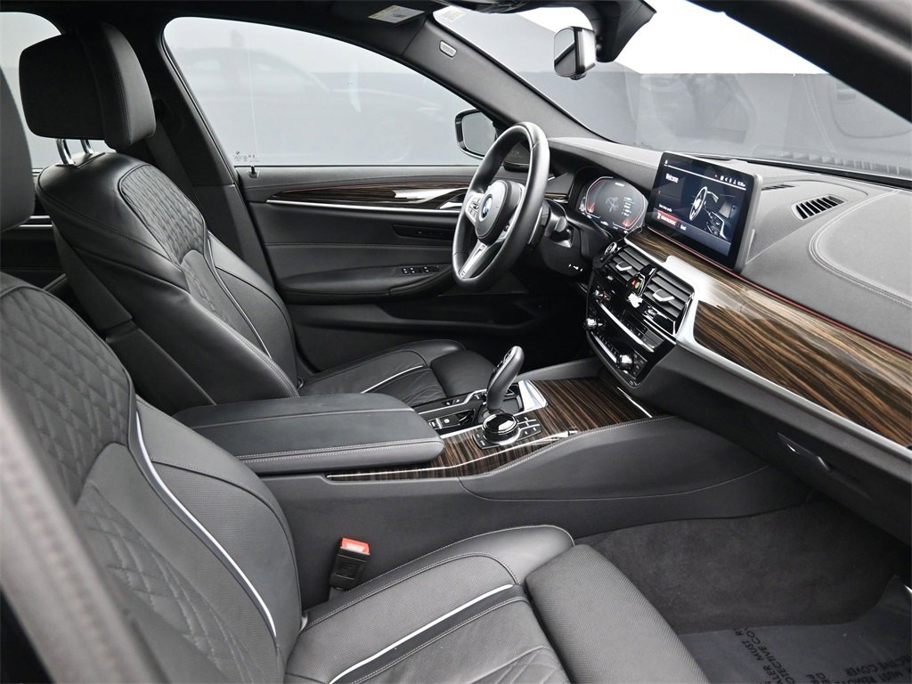 Certified 2023 BMW M550i xDrive w/ Executive Package image 2