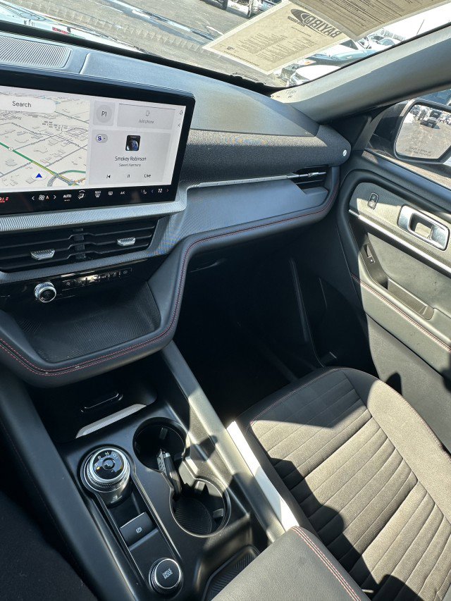 Used 2025 Ford Explorer ST-Line image 24