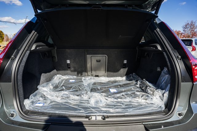 New 2026 Volvo XC40 B5 Ultra w/ Protection Package Premier image 9