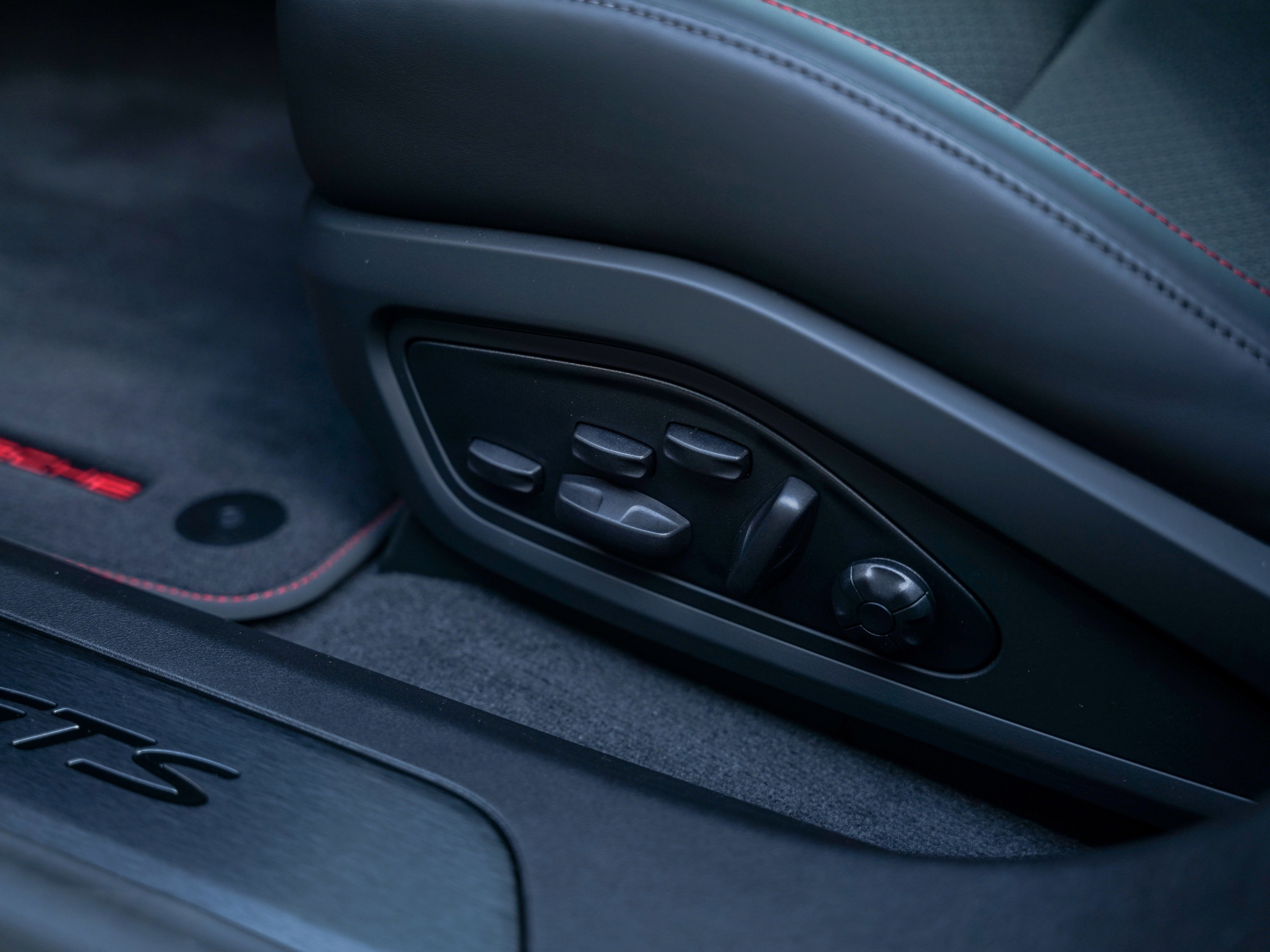 New 2025 Porsche Taycan GTS image 17