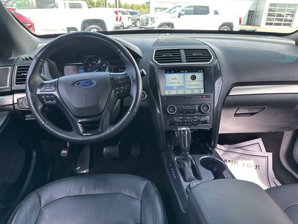 Used 2018 Ford Explorer XLT w/ Equipment Group 202A AWD/4WD image 27