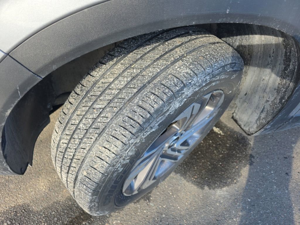 Used 2023 Hyundai Santa Fe SEL w/ Premium Package image 8