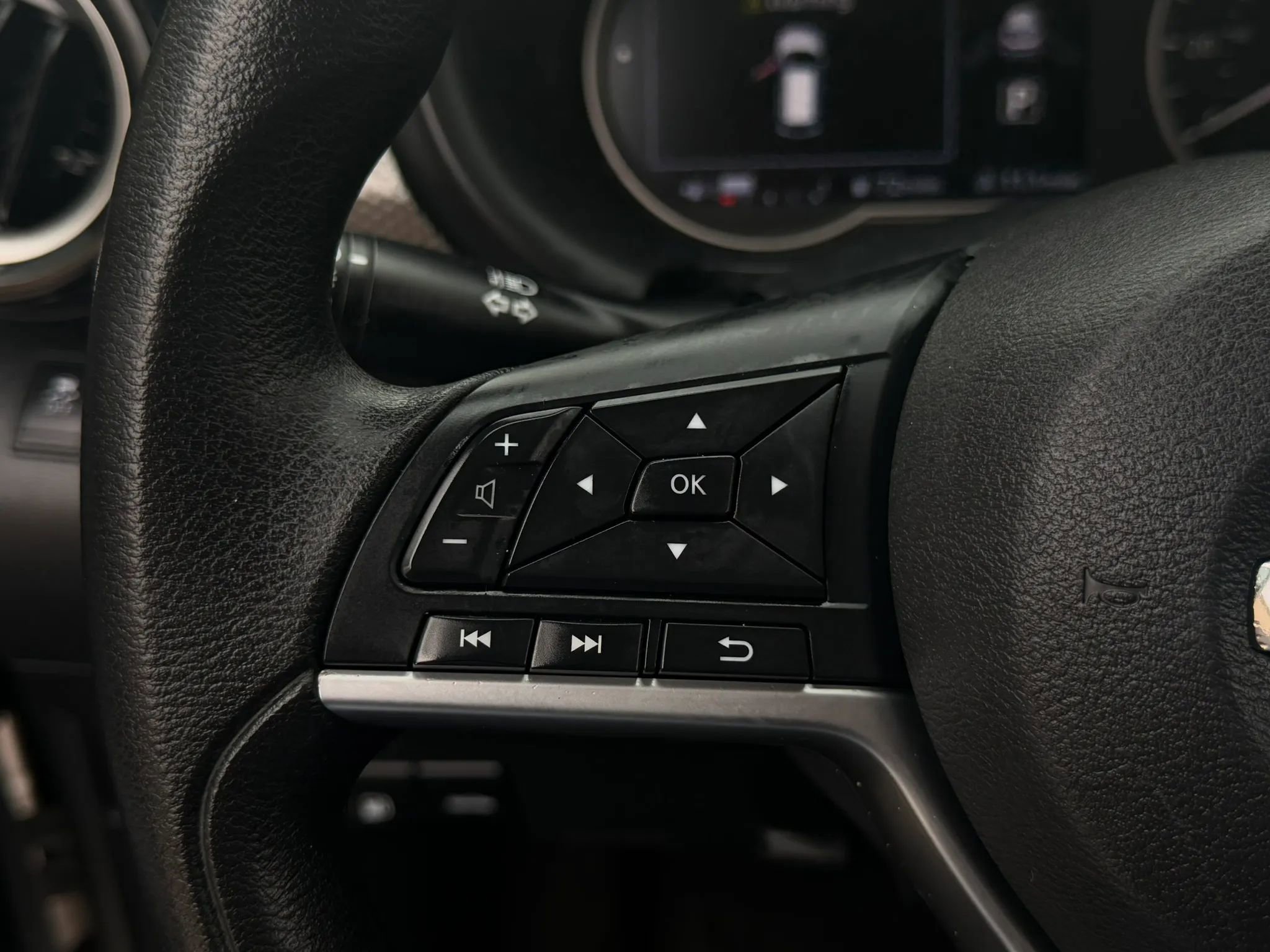 Used 2019 Nissan Kicks SV FWD image 16