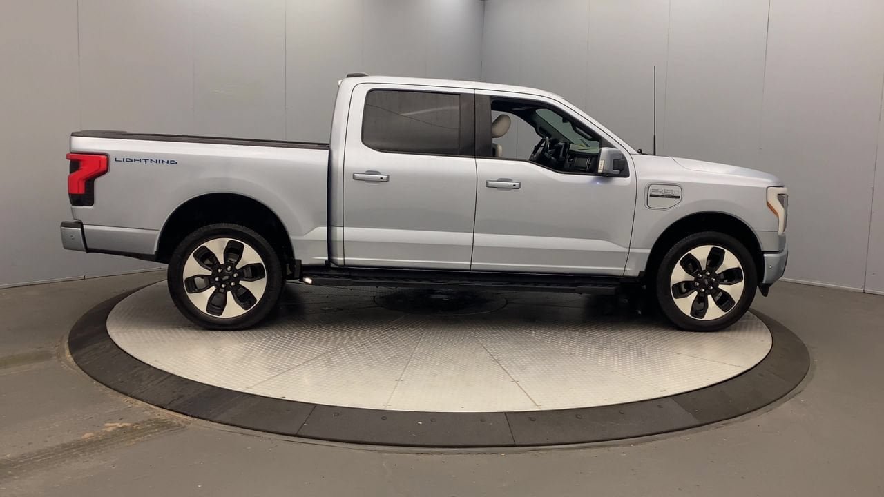 Used 2022 Ford F150 Lightning Platinum AWD/4WD image 6
