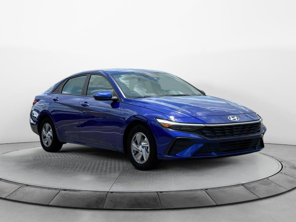 New 2025 Hyundai Elantra SE image 11