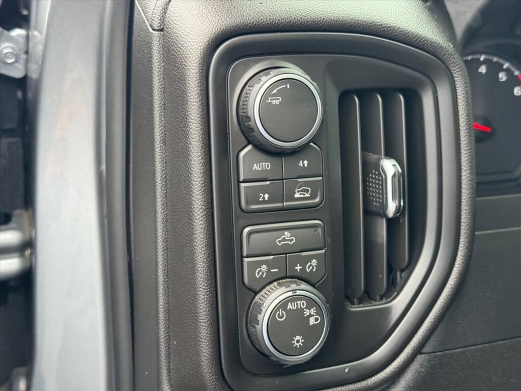 Used 2026 Chevrolet Silverado 1500 Custom AWD/4WD image 16