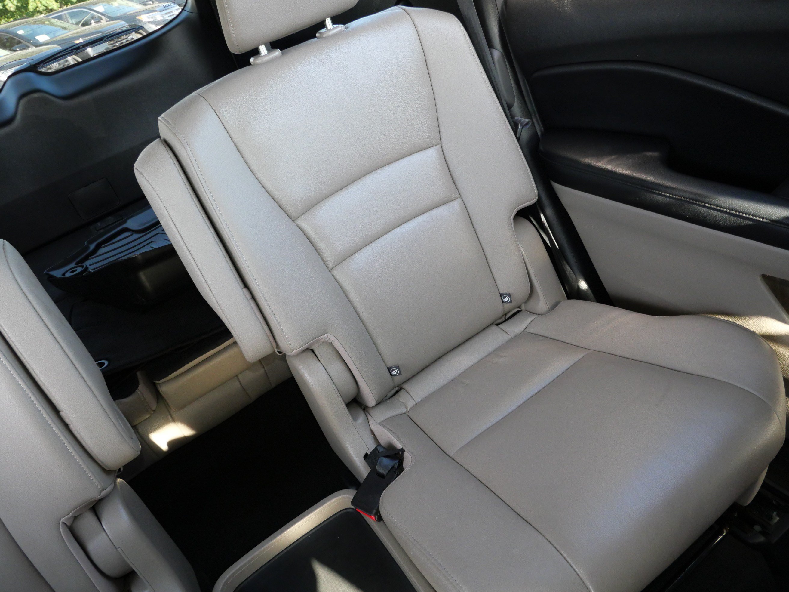 Used 2019 Honda Pilot Touring image 12
