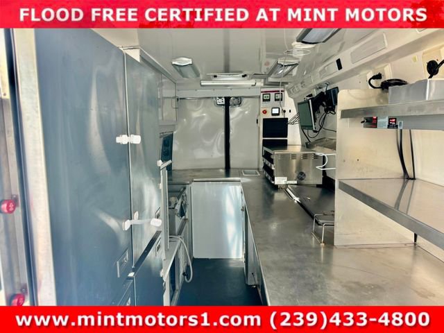 Used 2021 Mercedes-Benz Sprinter 4500 w/ Dashboard Charging Package image 33