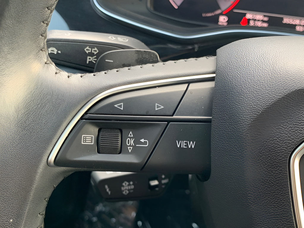 Used 2019 Audi Q8 Prestige w/ Luxury Package AWD/4WD image 23
